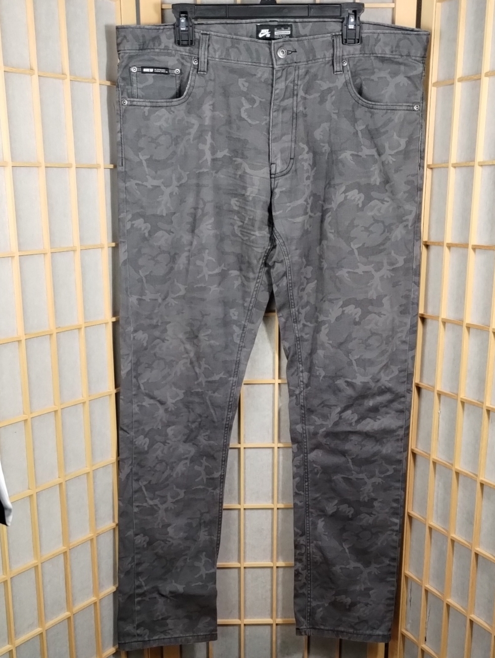 Nike SB Grey Camo Pants/Jeans Slim Straight Size 38